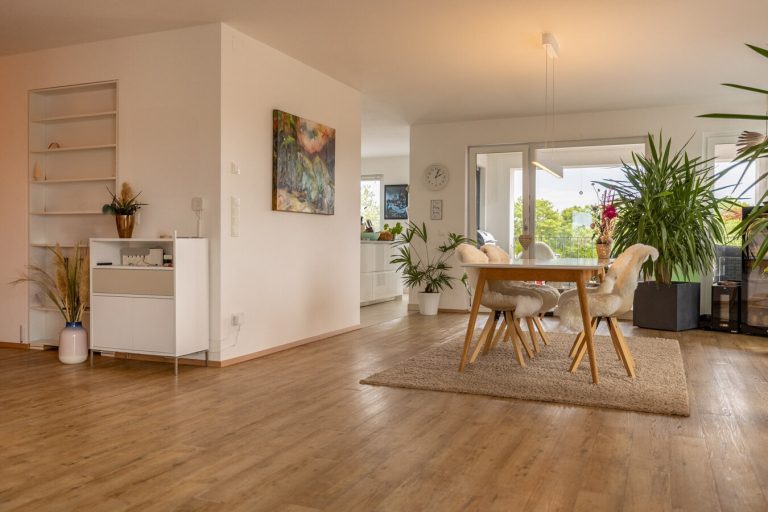 Immobilienangebot - Landsberg am Lech - Alle - Barrierefrei, neuwertig und modern wohnen auf über 180 m² – Stil, Komfort & Panorama inklusive