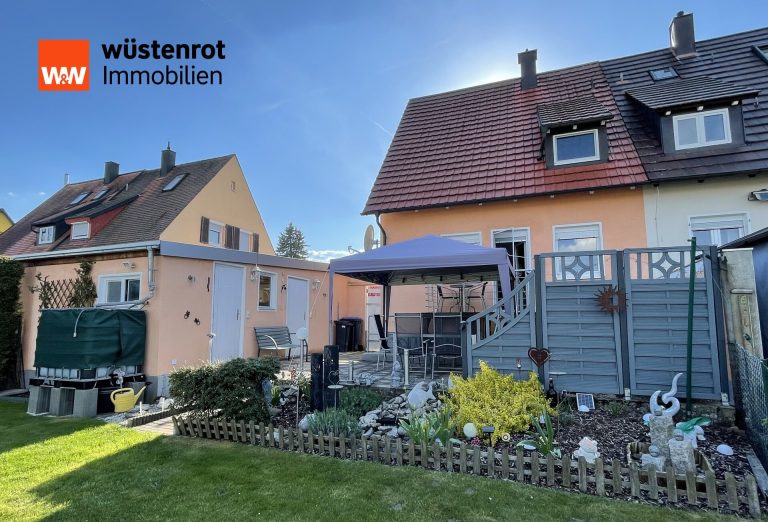 Immobilienangebot - Bayreuth / Saas - Alle - Sehr gepflegte DHH im Süden Bayreuths mit wunderschönem Gartengrundstück, Terrasse und Garage