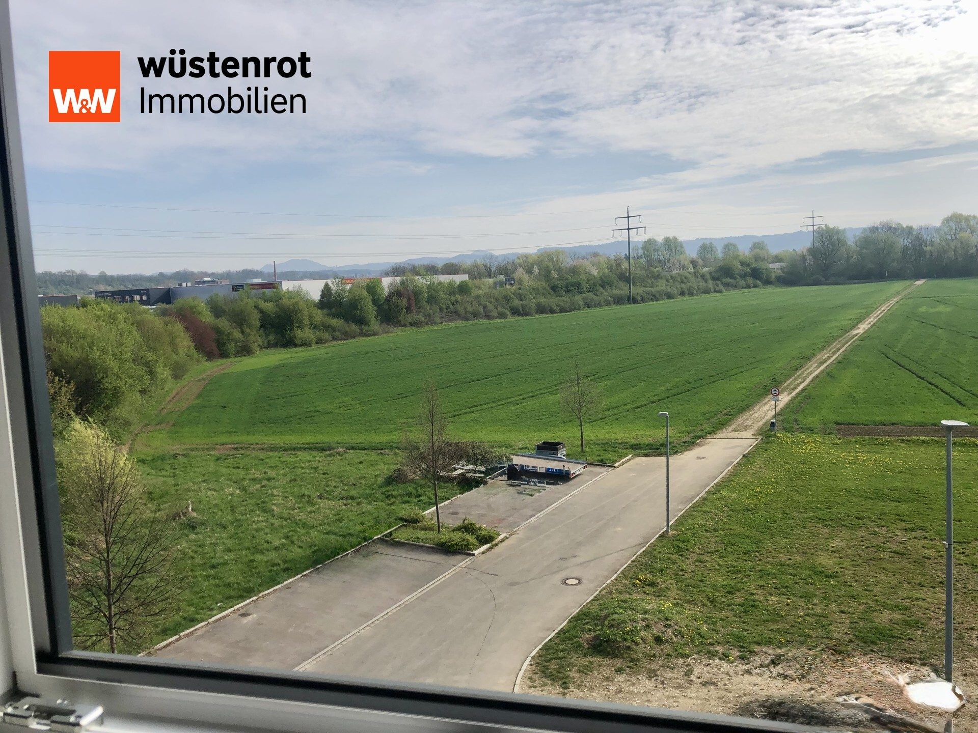 Immobilienangebot - Göppingen-Holzheim - Alle - * Göppingen-Holzheim 3 Zi-Wohnung * 
nähe B 10   auch als Kapitalanlage interessant *