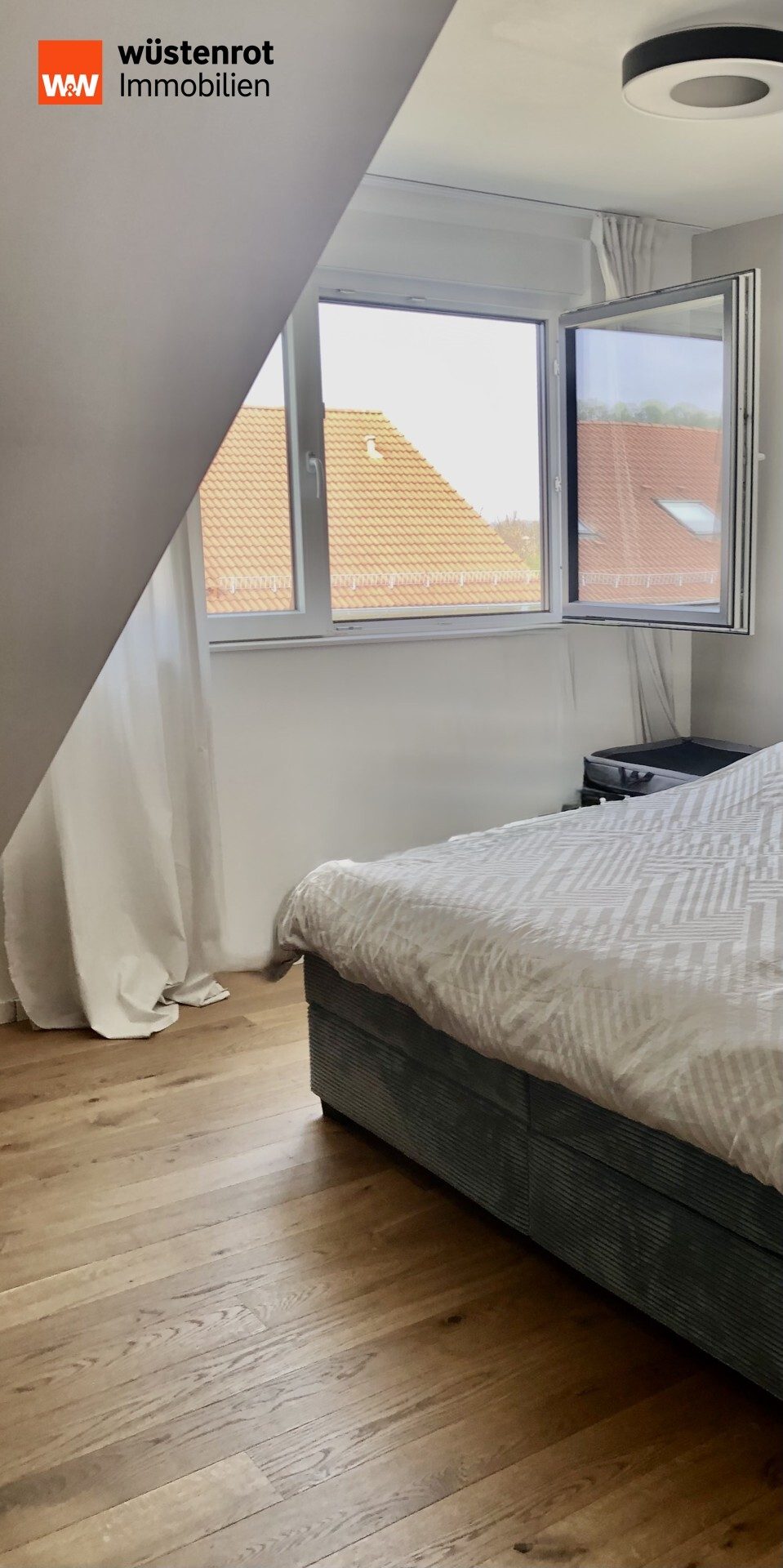 Immobilienangebot - Göppingen-Holzheim - Alle - * Göppingen-Holzheim 3 Zi-Wohnung * 
nähe B 10   auch als Kapitalanlage interessant *