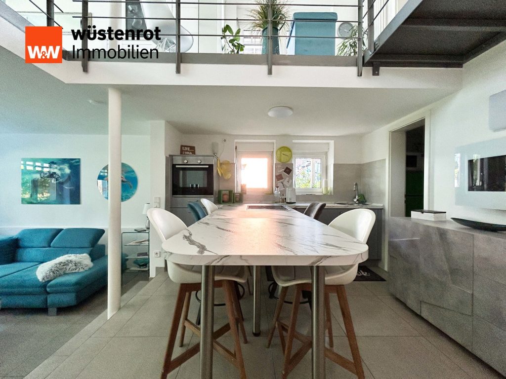 Immobilienangebot - Singen - Alle - SPEKTAKULÄR. Moderne 3 Zimmer auf 80 m².
Mit beeindruckender Galerie. Eigener Balkon
und Terrasse.