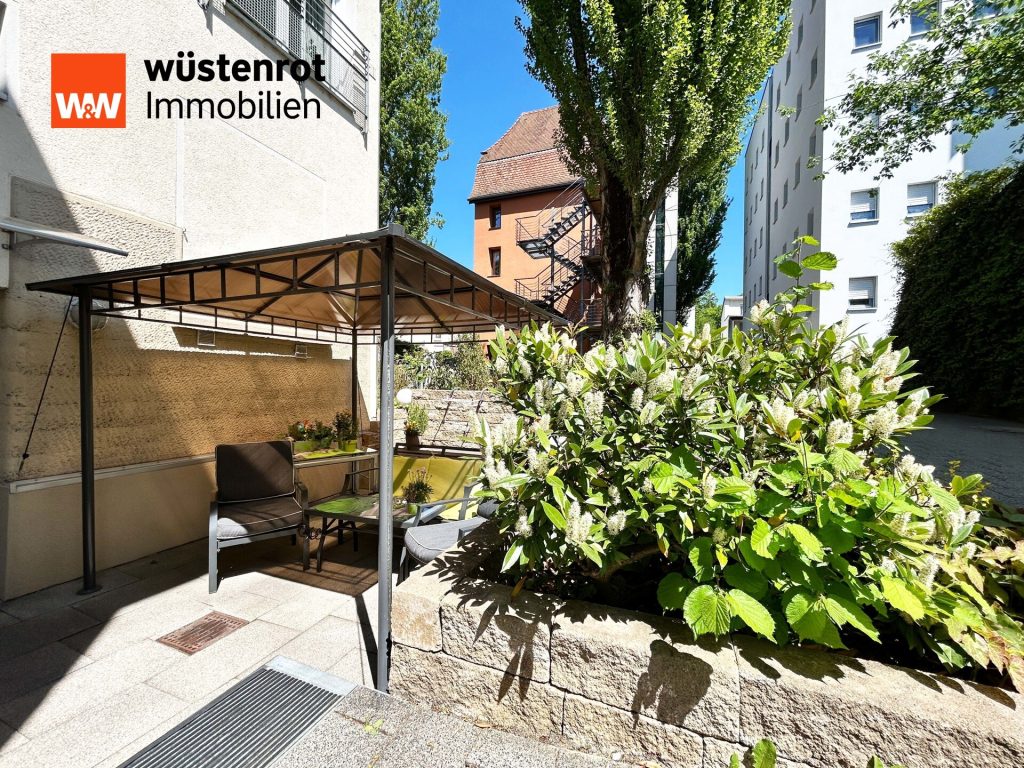 Immobilienangebot - Singen - Alle - SPEKTAKULÄR. Moderne 3 Zimmer auf 80 m².
Mit beeindruckender Galerie. Eigener Balkon
und Terrasse.