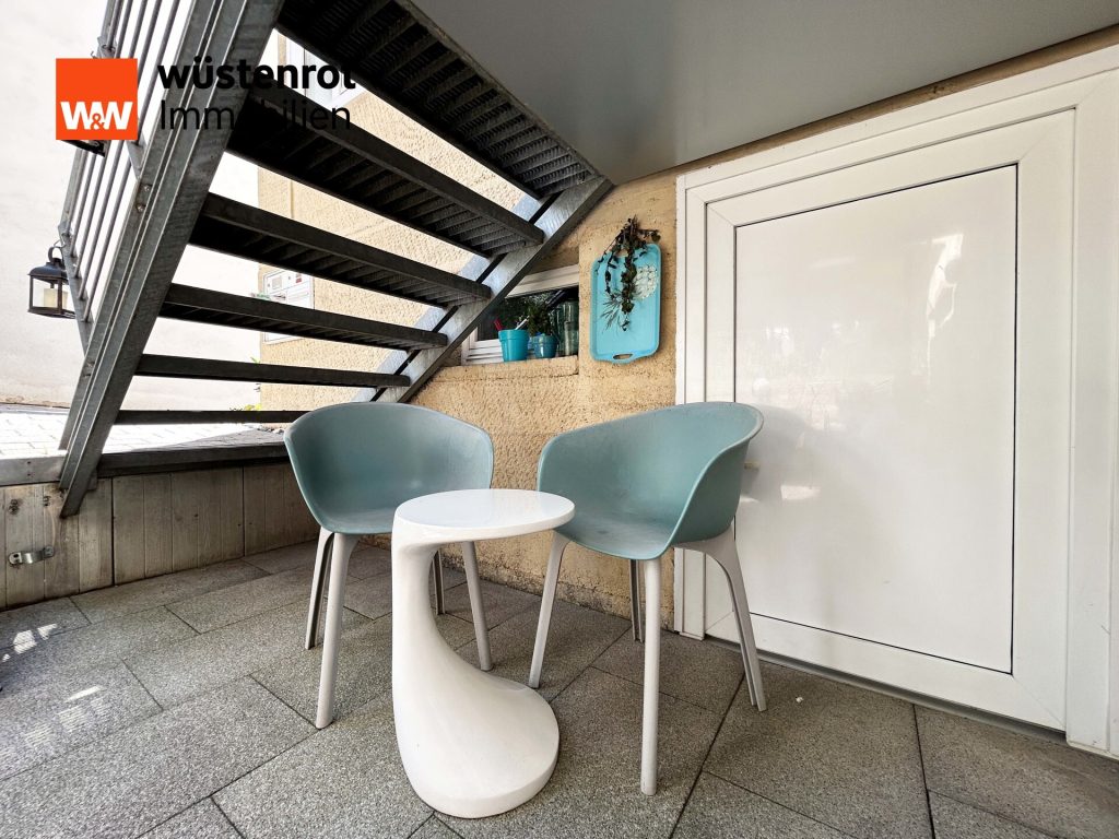 Immobilienangebot - Singen - Alle - SPEKTAKULÄR. Moderne 3 Zimmer auf 80 m².
Mit beeindruckender Galerie. Eigener Balkon
und Terrasse.