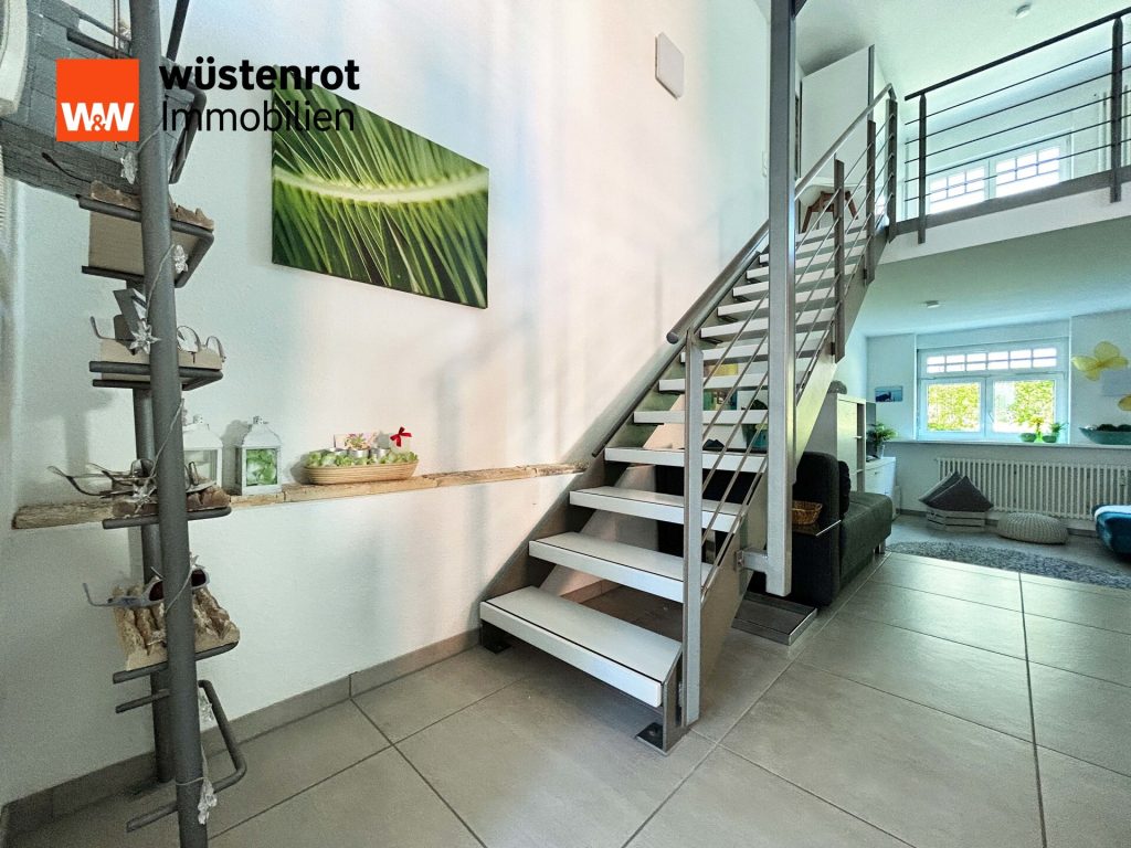 Immobilienangebot - Singen - Alle - SPEKTAKULÄR. Moderne 3 Zimmer auf 80 m².
Mit beeindruckender Galerie. Eigener Balkon
und Terrasse.