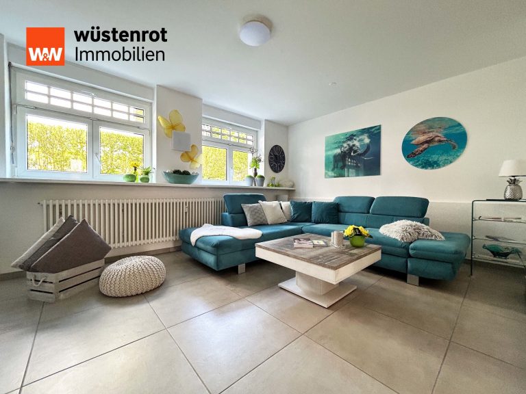 Immobilienangebot - Singen - Alle - SPEKTAKULÄR. Moderne 3 Zimmer auf 80 m².
Mit beeindruckender Galerie. Eigener Balkon
und Terrasse.