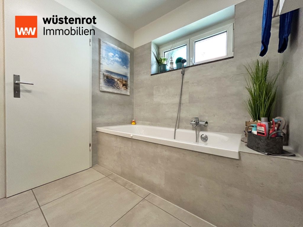 Immobilienangebot - Singen - Alle - SPEKTAKULÄR. Moderne 3 Zimmer auf 80 m².
Mit beeindruckender Galerie. Eigener Balkon
und Terrasse.