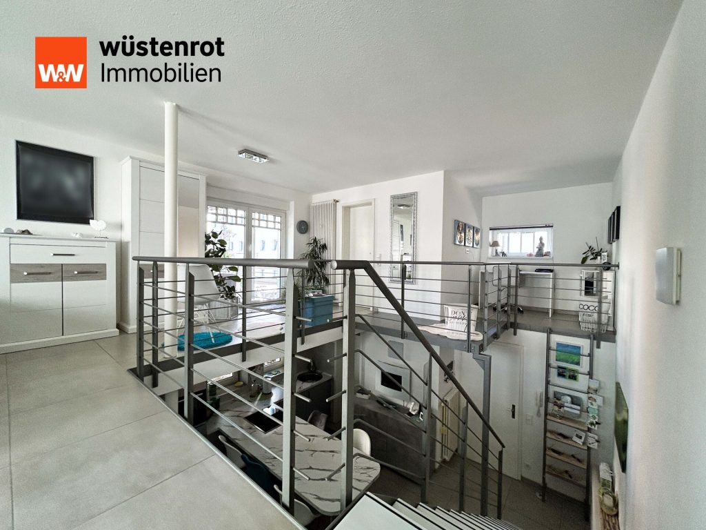 Immobilienangebot - Singen - Alle - SPEKTAKULÄR. Moderne 3 Zimmer auf 80 m².
Mit beeindruckender Galerie. Eigener Balkon
und Terrasse.