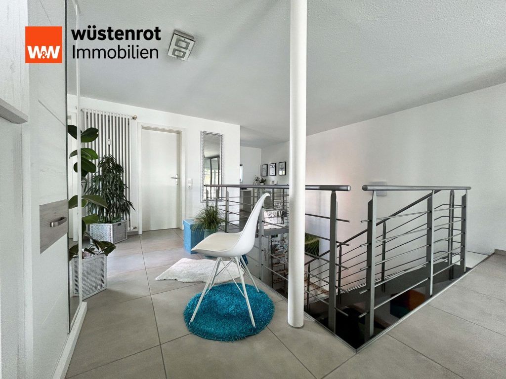 Immobilienangebot - Singen - Alle - SPEKTAKULÄR. Moderne 3 Zimmer auf 80 m².
Mit beeindruckender Galerie. Eigener Balkon
und Terrasse.