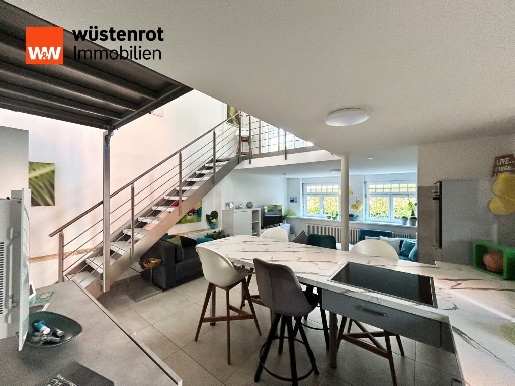 Immobilienangebot - Singen - Alle - SPEKTAKULÄR. Moderne 3 Zimmer auf 80 m².
Mit beeindruckender Galerie. Eigener Balkon
und Terrasse.