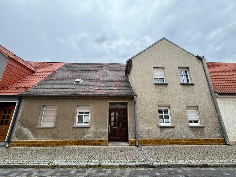 Immobilienangebot - Dessau-Roßlau - Alle - Charmantes Einfamilienhaus mit großem Garten und Ausbaupotenzial in Dessau-Roßlau