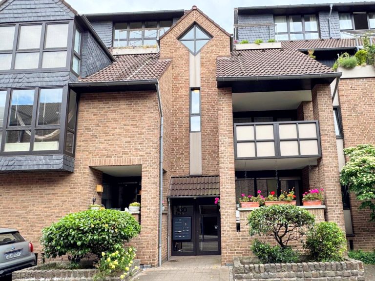 Immobilienangebot - Düsseldorf - Alle - Perle in Düsseldorf: Vermietete Eigentumswohnung in gepflegter Wohnsiedlung am Deichsee