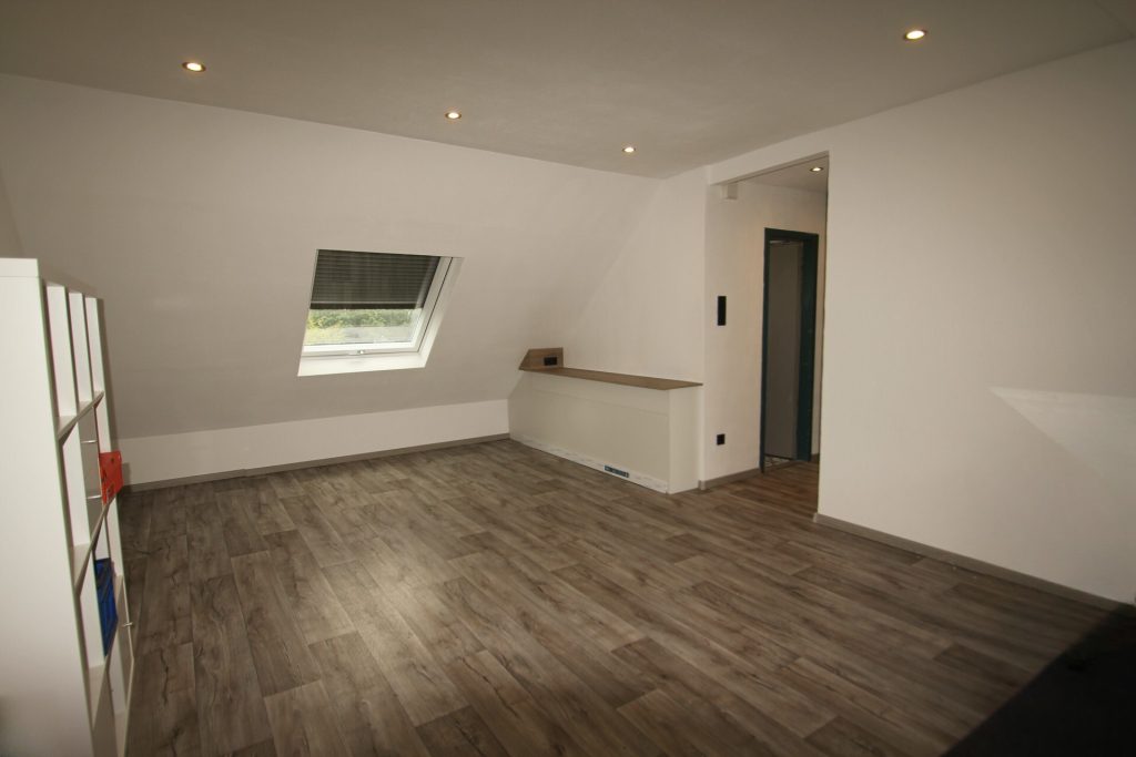 Immobilienangebot - Velbert - Alle - Gepflegtes Zweifamilienhaus mit großem Grundstück in Tönisheide