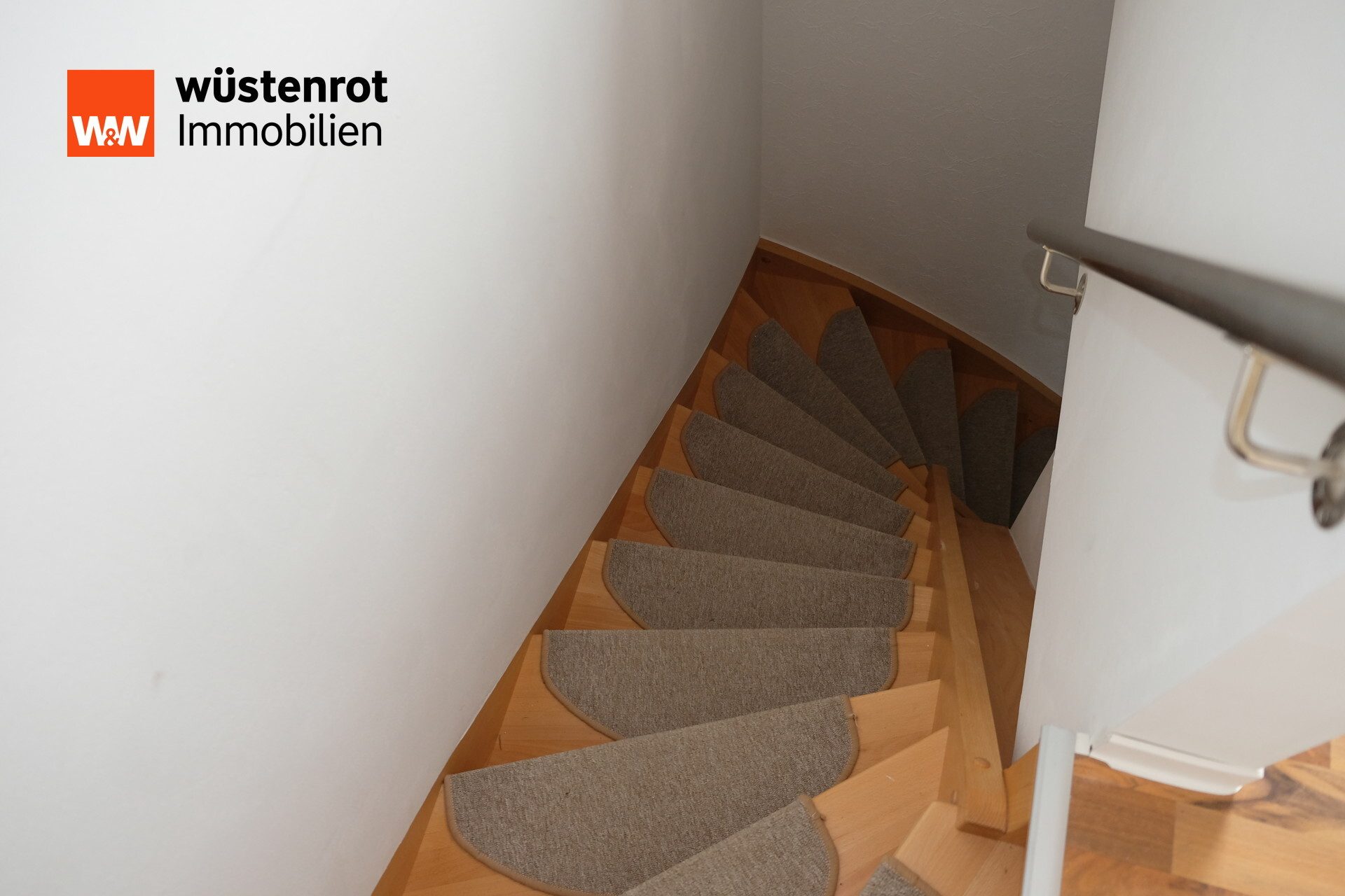 Immobilienangebot - Gornau/Erzgebirge - Alle - Traumhaftes Reihenmittelhaus mit Weitblick ins Erzgebirge – stilvoll renoviert und bezugsfertig