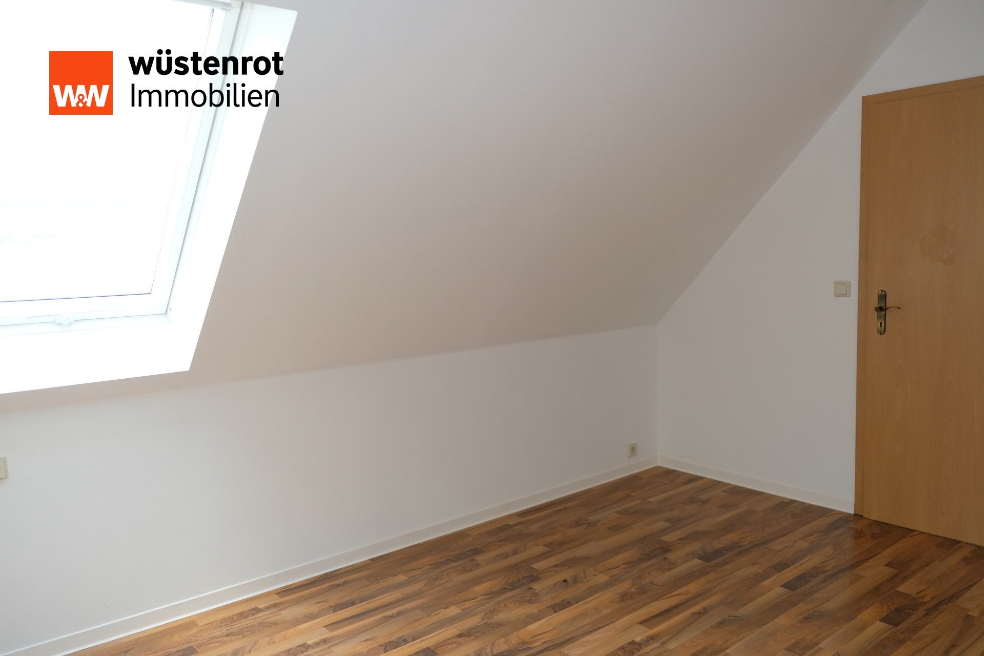 Immobilienangebot - Gornau/Erzgebirge - Alle - Traumhaftes Reihenmittelhaus mit Weitblick ins Erzgebirge – stilvoll renoviert und bezugsfertig