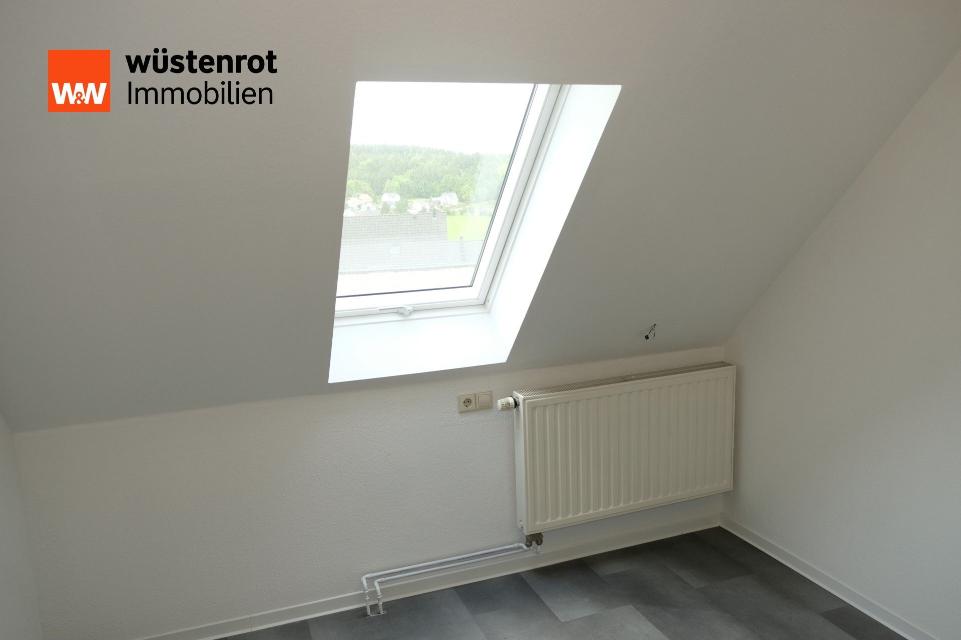 Immobilienangebot - Gornau/Erzgebirge - Alle - Traumhaftes Reihenmittelhaus mit Weitblick ins Erzgebirge – stilvoll renoviert und bezugsfertig