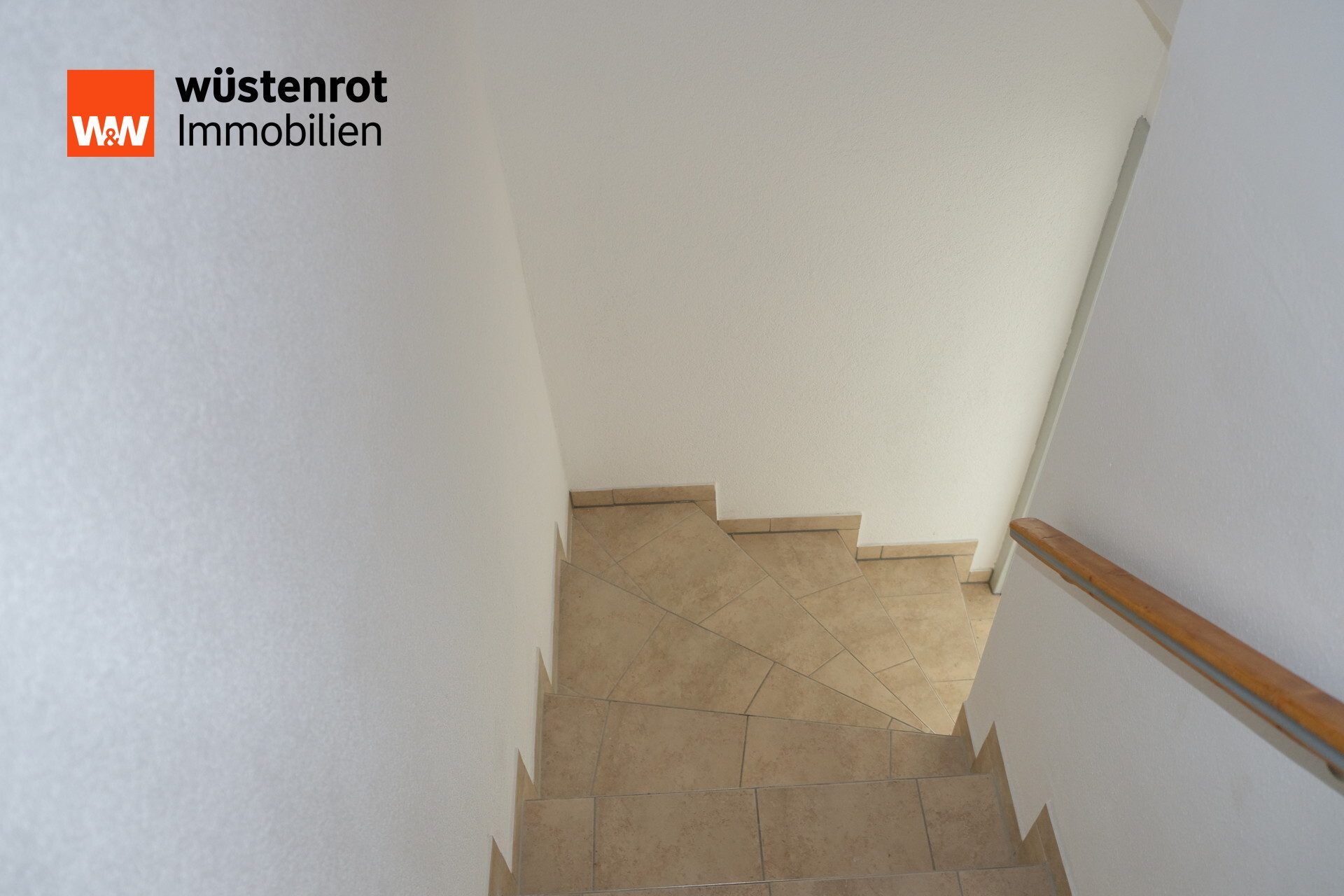 Immobilienangebot - Gornau/Erzgebirge - Alle - Traumhaftes Reihenmittelhaus mit Weitblick ins Erzgebirge – stilvoll renoviert und bezugsfertig