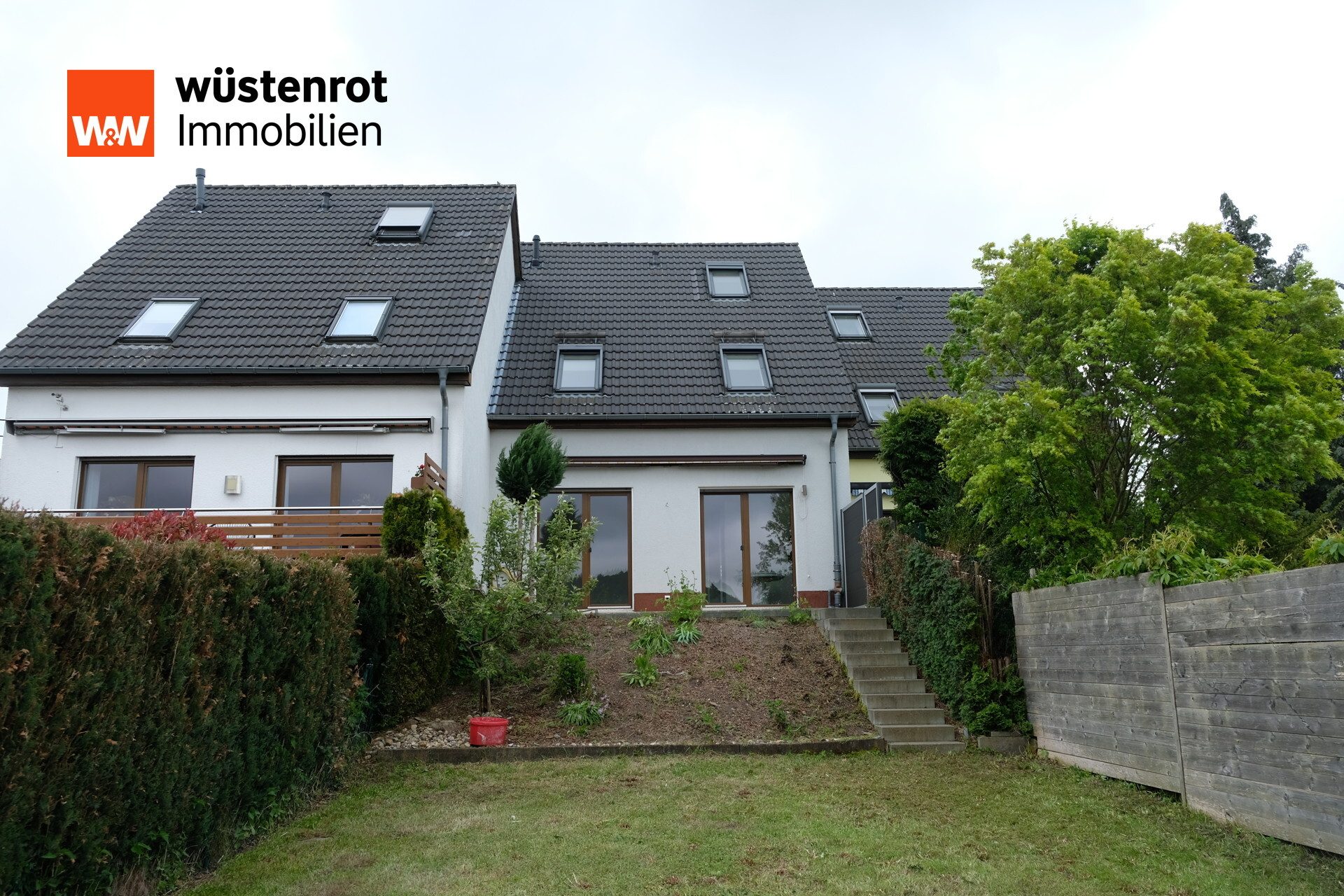 Immobilienangebot - Gornau/Erzgebirge - Alle - Traumhaftes Reihenmittelhaus mit Weitblick ins Erzgebirge – stilvoll renoviert und bezugsfertig