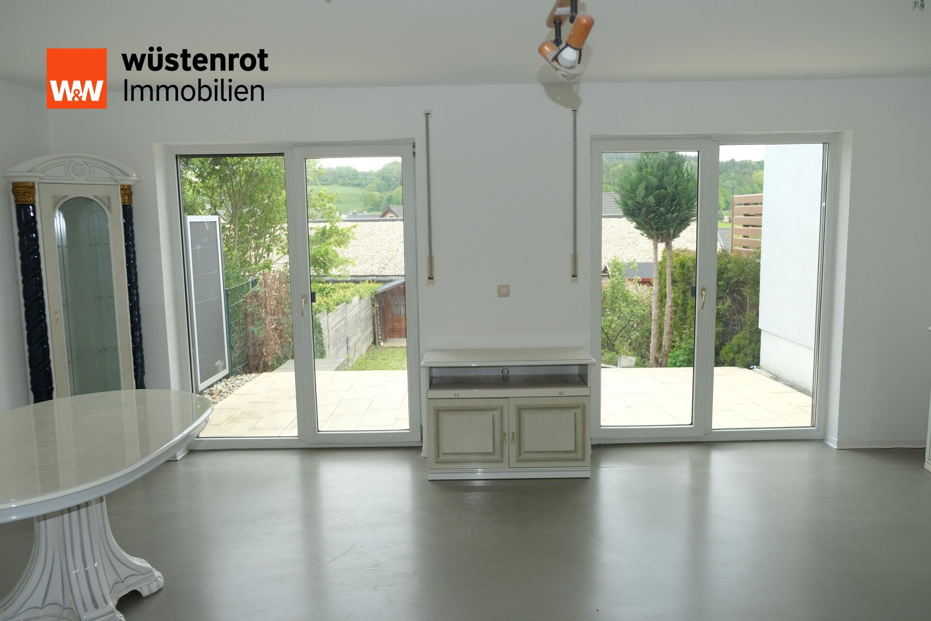 Immobilienangebot - Gornau/Erzgebirge - Alle - Traumhaftes Reihenmittelhaus mit Weitblick ins Erzgebirge – stilvoll renoviert und bezugsfertig