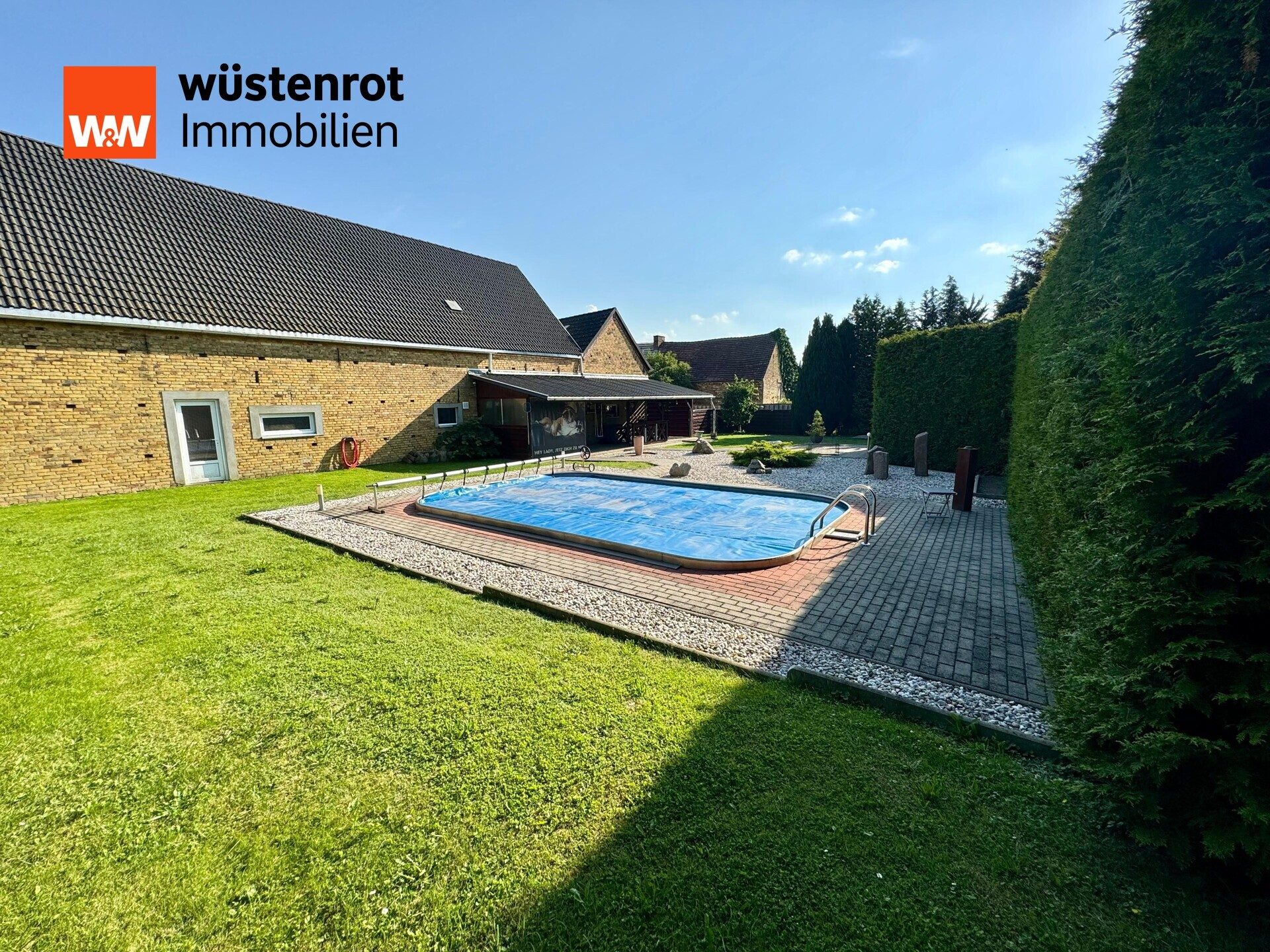 Immobilienangebot - Wittenberg-Berkau - Alle - Wohnoase mit Einliegerwohnung und Pferdehof. Rentable Einnahmen von ca. 1000 € mtl. durch PV-Anlage!
