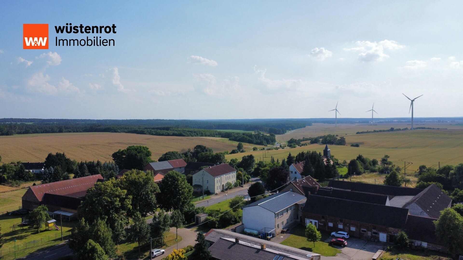 Immobilienangebot - Wittenberg-Berkau - Alle - Wohnoase mit Einliegerwohnung und Pferdehof. Rentable Einnahmen von ca. 1000 € mtl. durch PV-Anlage!