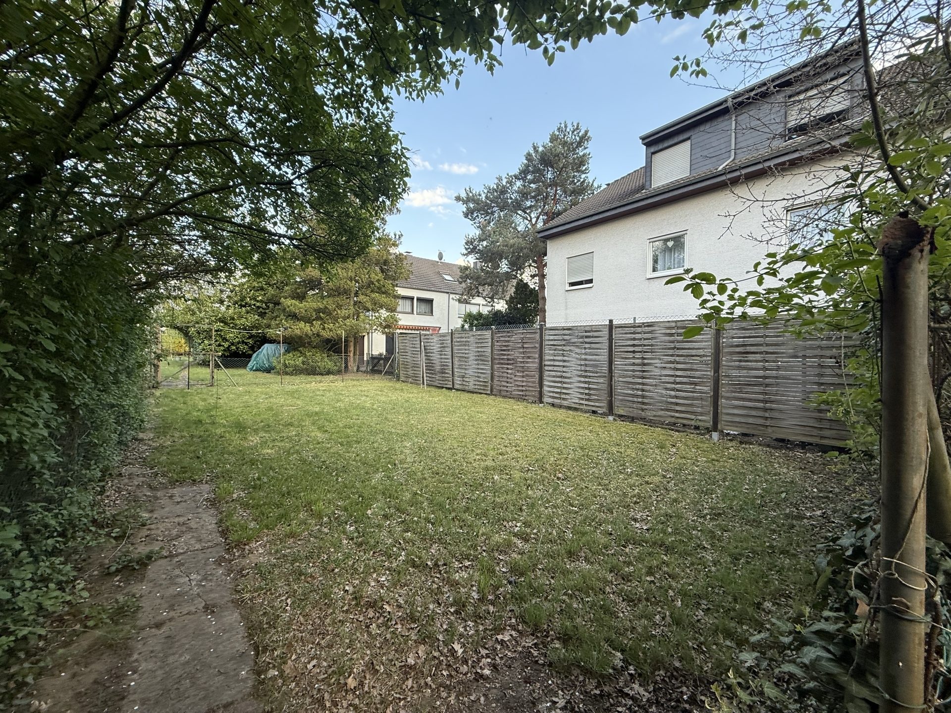 Immobilienangebot - Köln - Alle - 2 (!) Grundstücke für jeweils ein freistehendes Einfamilienhaus - ideal für Bauen mit Freunden oder Familie.