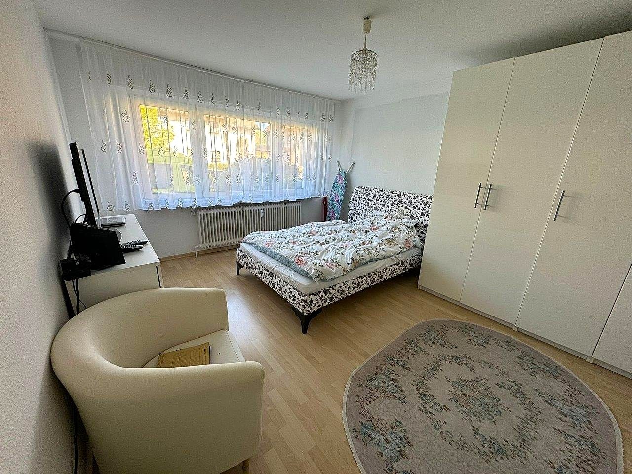 Immobilienangebot - Offenbach - Alle - Gepflegte, sukzessive modernisierte Kapitalanlage mit 9 Wohneinheiten und 6 Garagen in Top Lage!