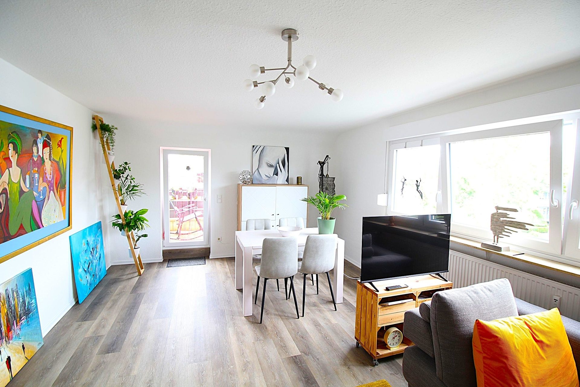 Immobilienangebot - Offenbach - Alle - Gepflegte, sukzessive modernisierte Kapitalanlage mit 9 Wohneinheiten und 6 Garagen in Top Lage!