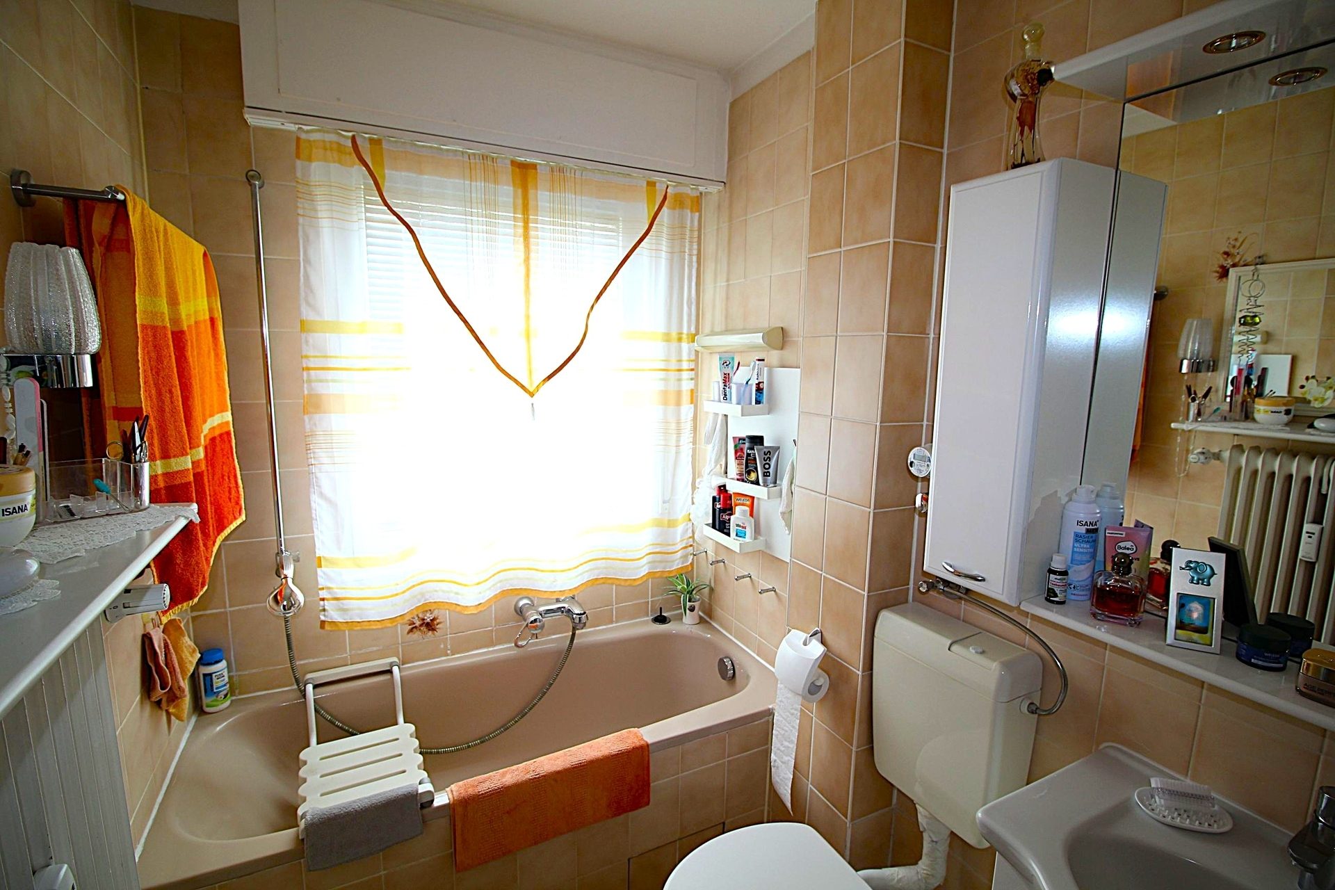 Immobilienangebot - Offenbach - Alle - Gepflegte, sukzessive modernisierte Kapitalanlage mit 9 Wohneinheiten und 6 Garagen in Top Lage!
