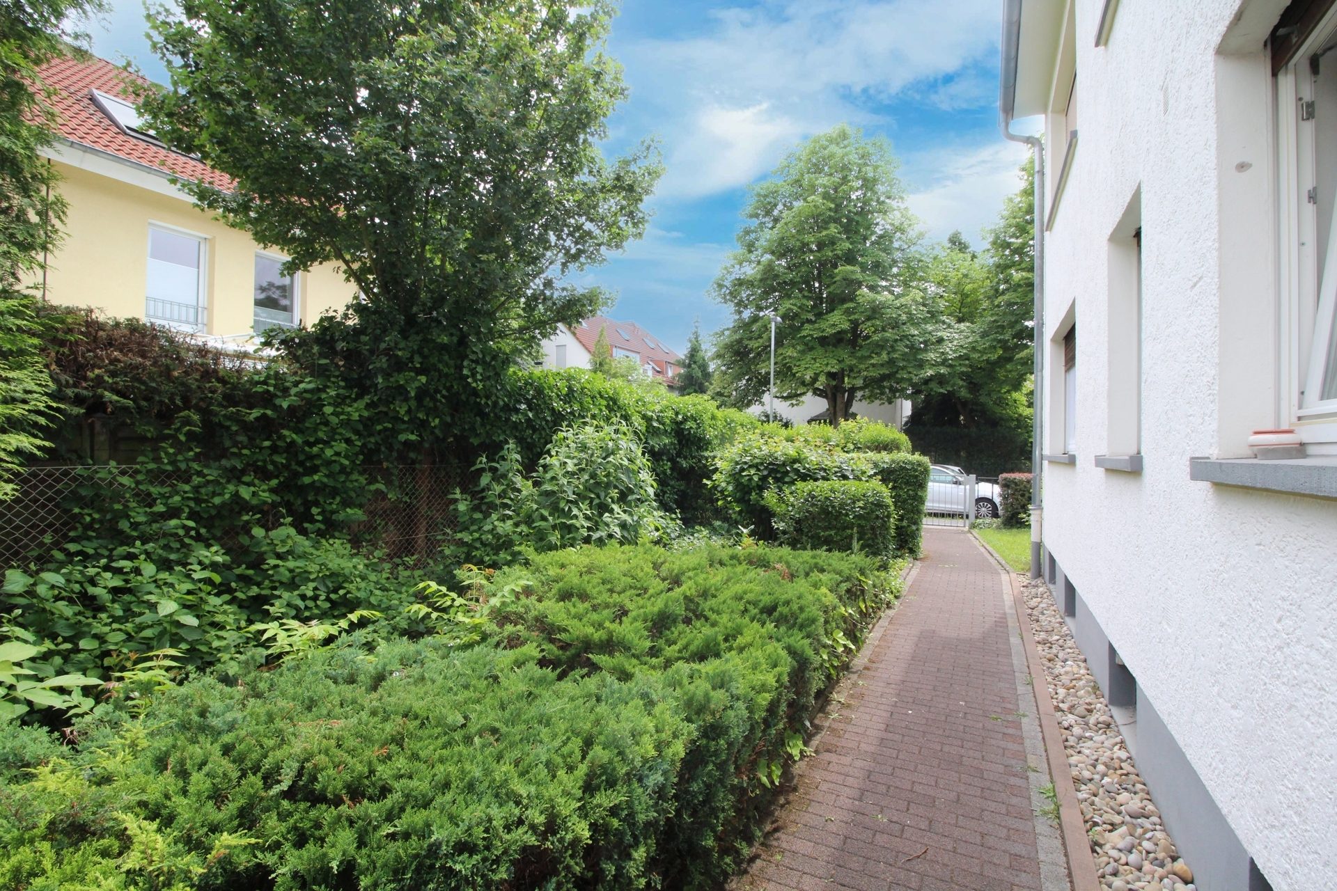 Immobilienangebot - Offenbach - Alle - Gepflegte, sukzessive modernisierte Kapitalanlage mit 9 Wohneinheiten und 6 Garagen in Top Lage!