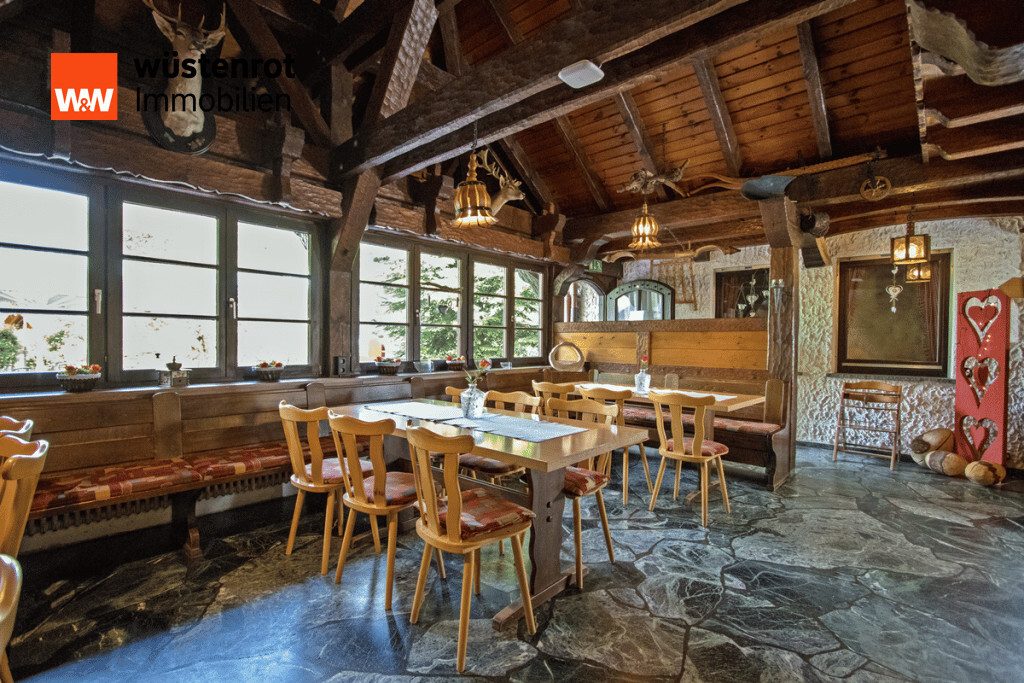 Immobilienangebot - Oberharmersbach - Alle - Großes Wohnhaus mit Gastronomie