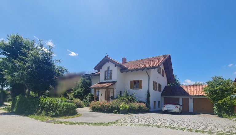 Immobilienangebot - Sankt Oswald-Riedlhütte - Alle - Tolles Architektenhaus mit herrlichem Garten, großer ELW, PV-Anlage, energieffizienter Heizung, uvm.