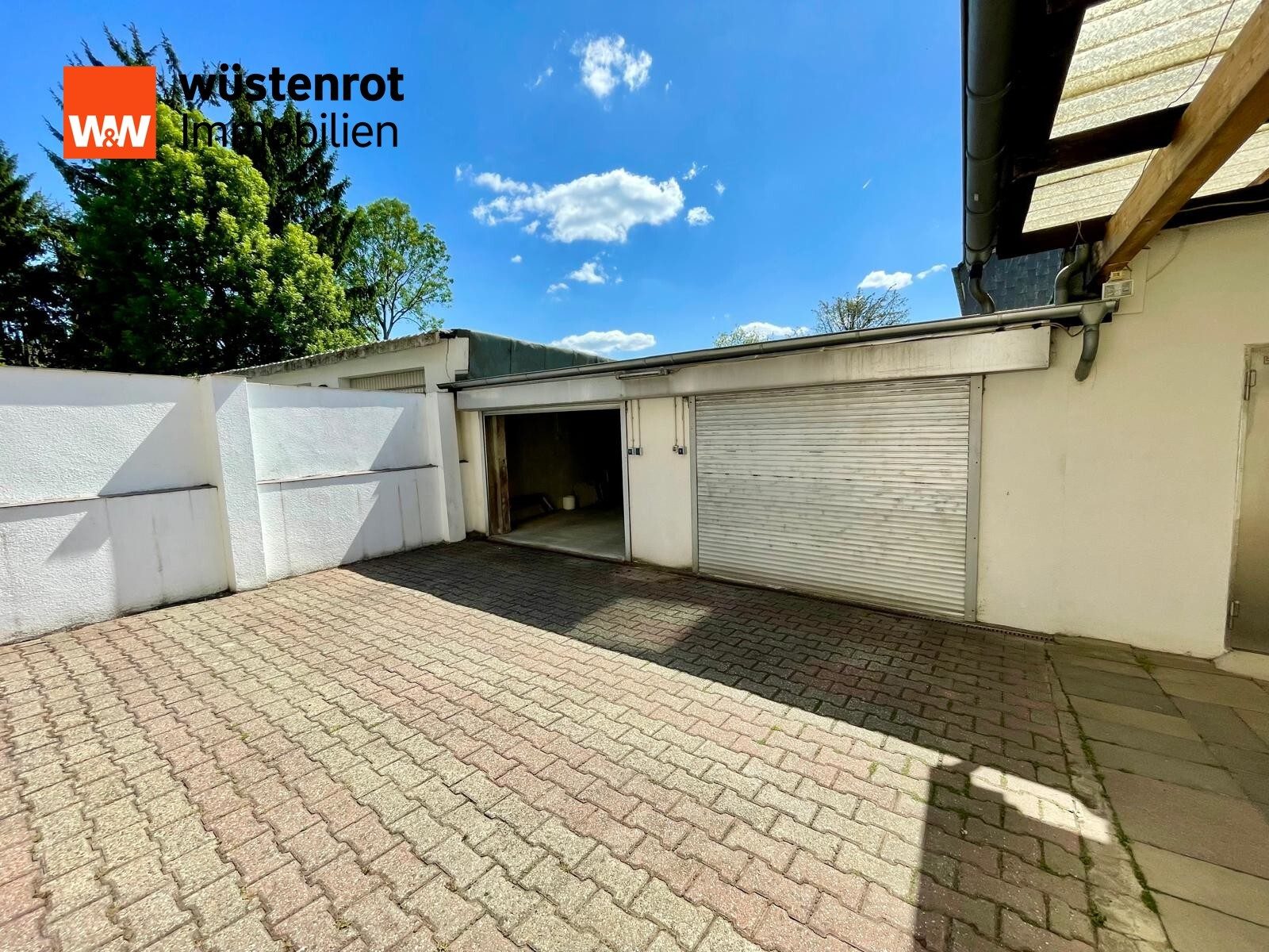Immobilienangebot - Essen - Alle - Planen Sie für Ihre Zukunft! MFH mit 6 Whg., 2 App., 2 Garagen und Nebengebäuden