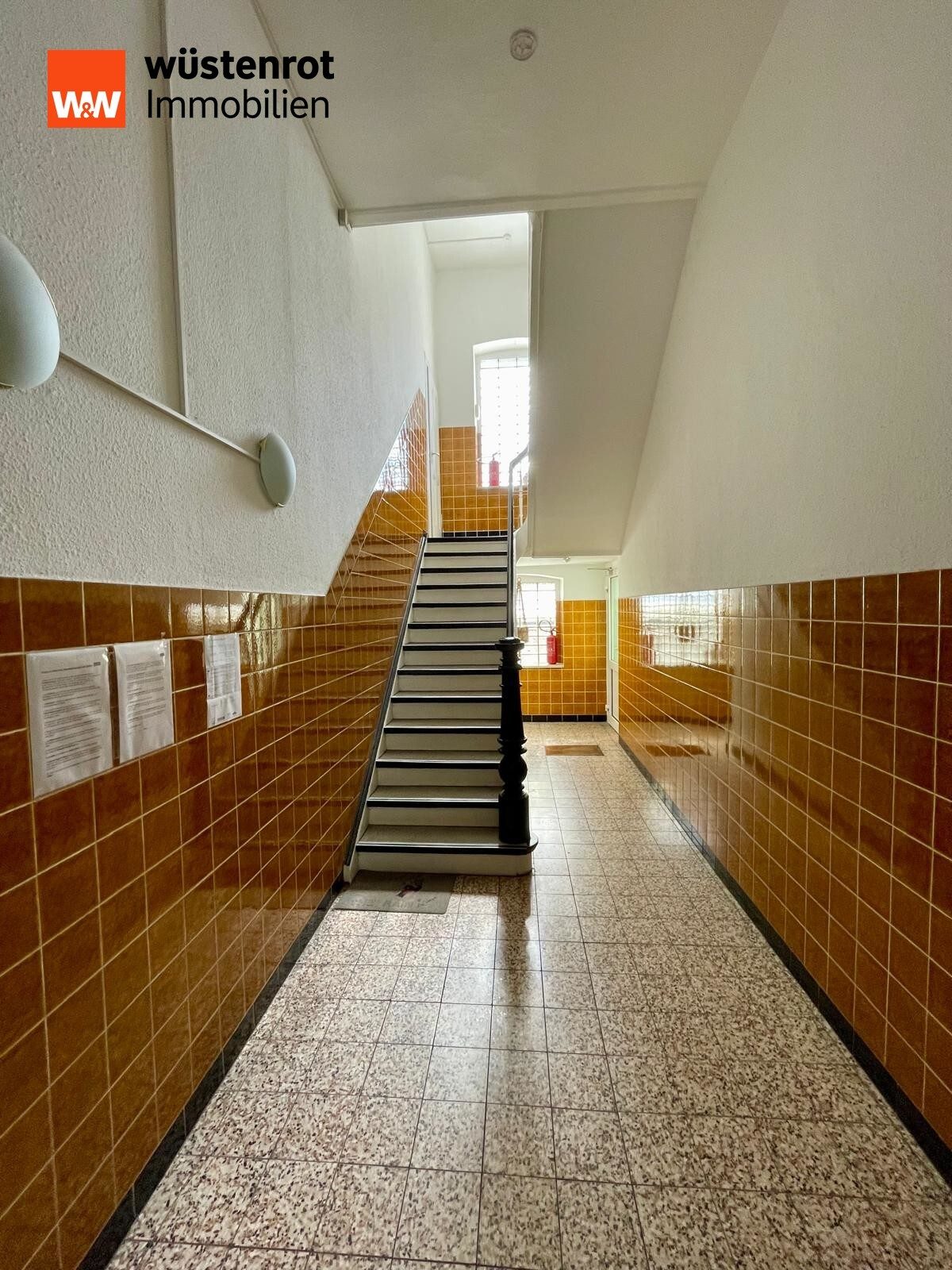 Immobilienangebot - Essen - Alle - Planen Sie für Ihre Zukunft! MFH mit 6 Whg., 2 App., 2 Garagen und Nebengebäuden