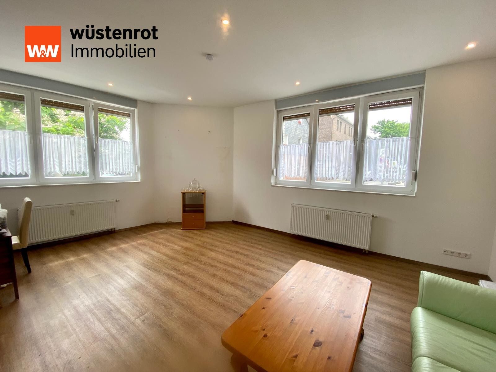 Immobilienangebot - Essen - Alle - Planen Sie für Ihre Zukunft! MFH mit 6 Whg., 2 App., 2 Garagen und Nebengebäuden