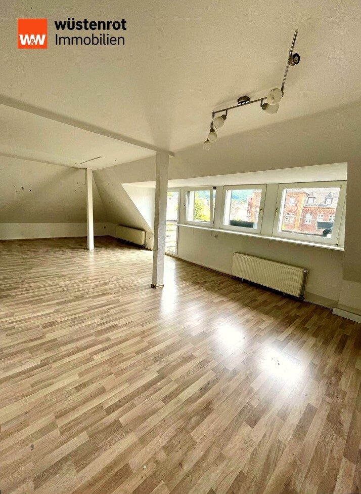 Immobilienangebot - Hagen - Alle - Selbst einziehen oder vermieten? DG-Wohnung mit Balkon in zentrumsnaher Lage von Haspe, sofort frei
