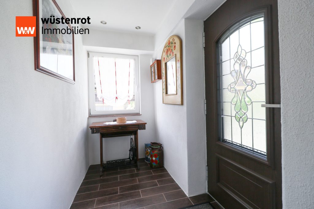 Immobilienangebot - Stadtsteinach - Alle - Wo Tier und Mensch Willkommen sind! Einfamilienhaus mit reichlich Platz in ländlicher Lage.