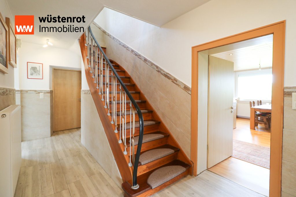 Immobilienangebot - Stadtsteinach - Alle - Wo Tier und Mensch Willkommen sind! Einfamilienhaus mit reichlich Platz in ländlicher Lage.