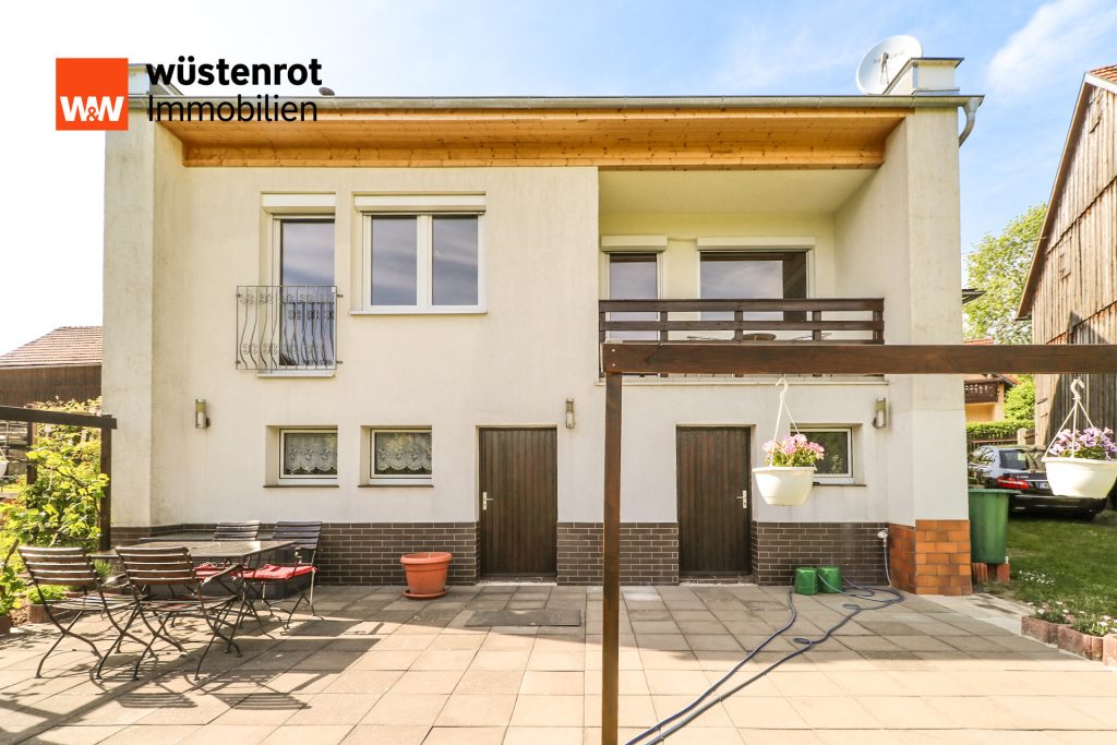 Immobilienangebot - Stadtsteinach - Alle - Wo Tier und Mensch Willkommen sind! Einfamilienhaus mit reichlich Platz in ländlicher Lage.