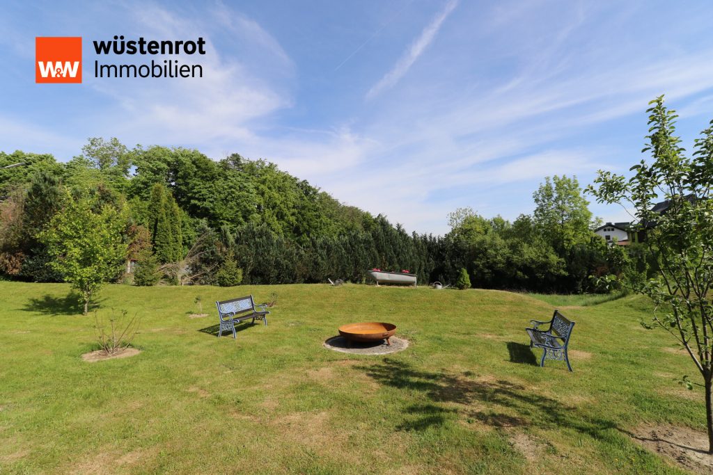 Immobilienangebot - Stadtsteinach - Alle - Wo Tier und Mensch Willkommen sind! Einfamilienhaus mit reichlich Platz in ländlicher Lage.