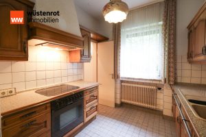 Immobilienangebot - Selb - Alle - Exklusive Familienresidenz mit parkähnlichem Garten - Privatsphäre garantiert!
