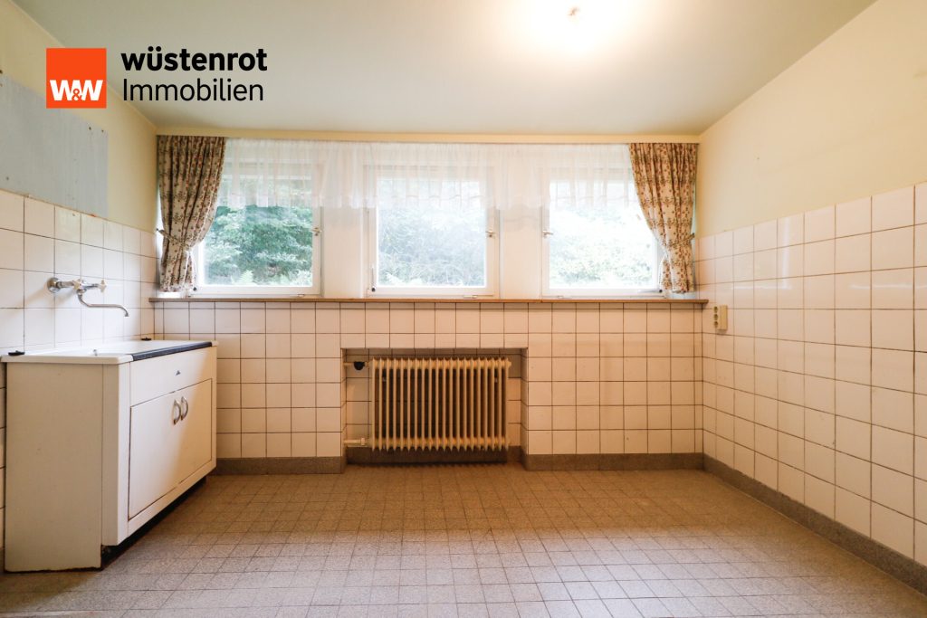Immobilienangebot - Selb - Alle - Exklusive Familienresidenz mit parkähnlichem Garten - Privatsphäre garantiert!