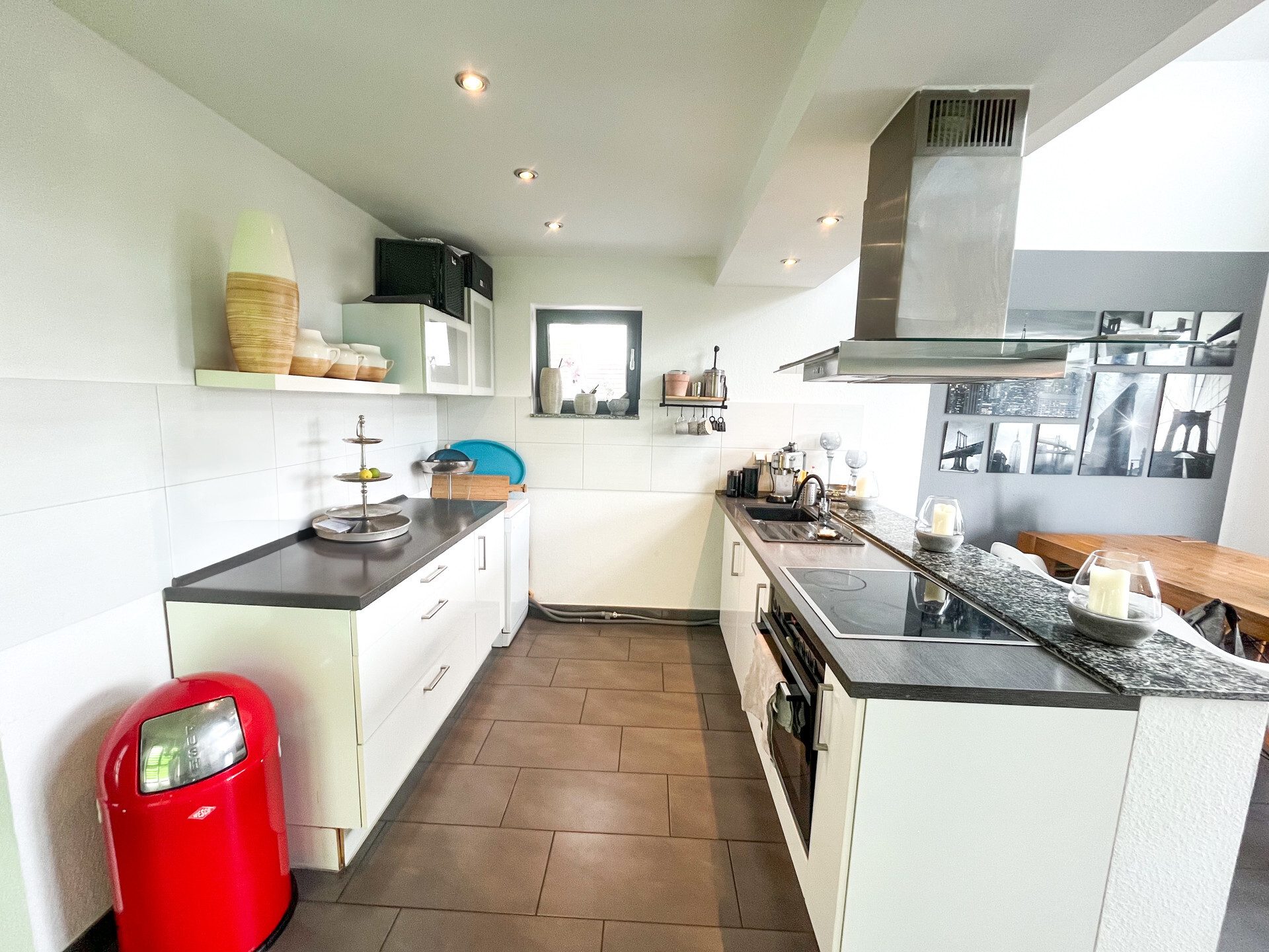 Immobilienangebot - Bonn - Alle - Modernes Zweifamilienhaus mit stilvoller Architektur und vielseitigen Nutzungsmöglichkeiten