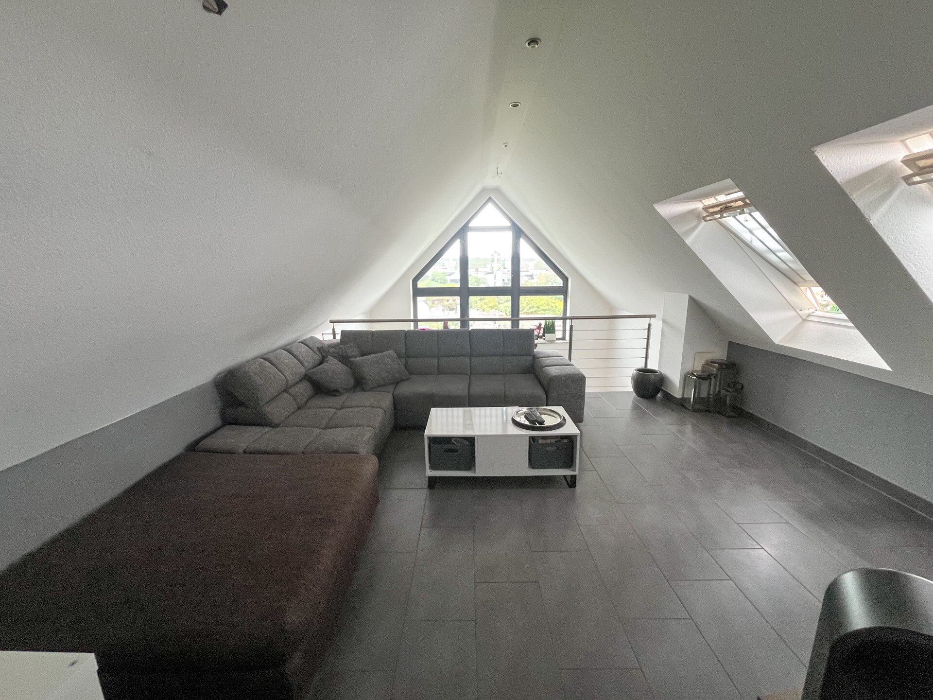Immobilienangebot - Bonn - Alle - Modernes Zweifamilienhaus mit stilvoller Architektur und vielseitigen Nutzungsmöglichkeiten