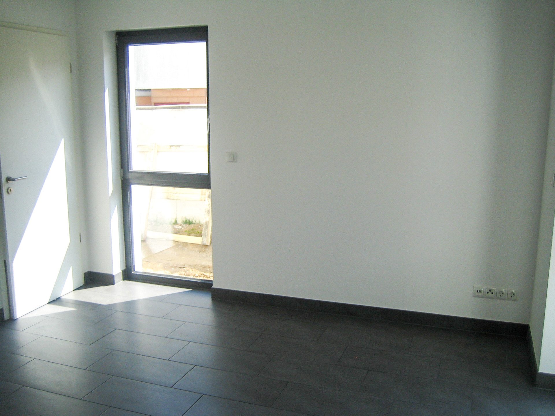 Immobilienangebot - Bonn - Alle - Modernes Zweifamilienhaus mit stilvoller Architektur und vielseitigen Nutzungsmöglichkeiten