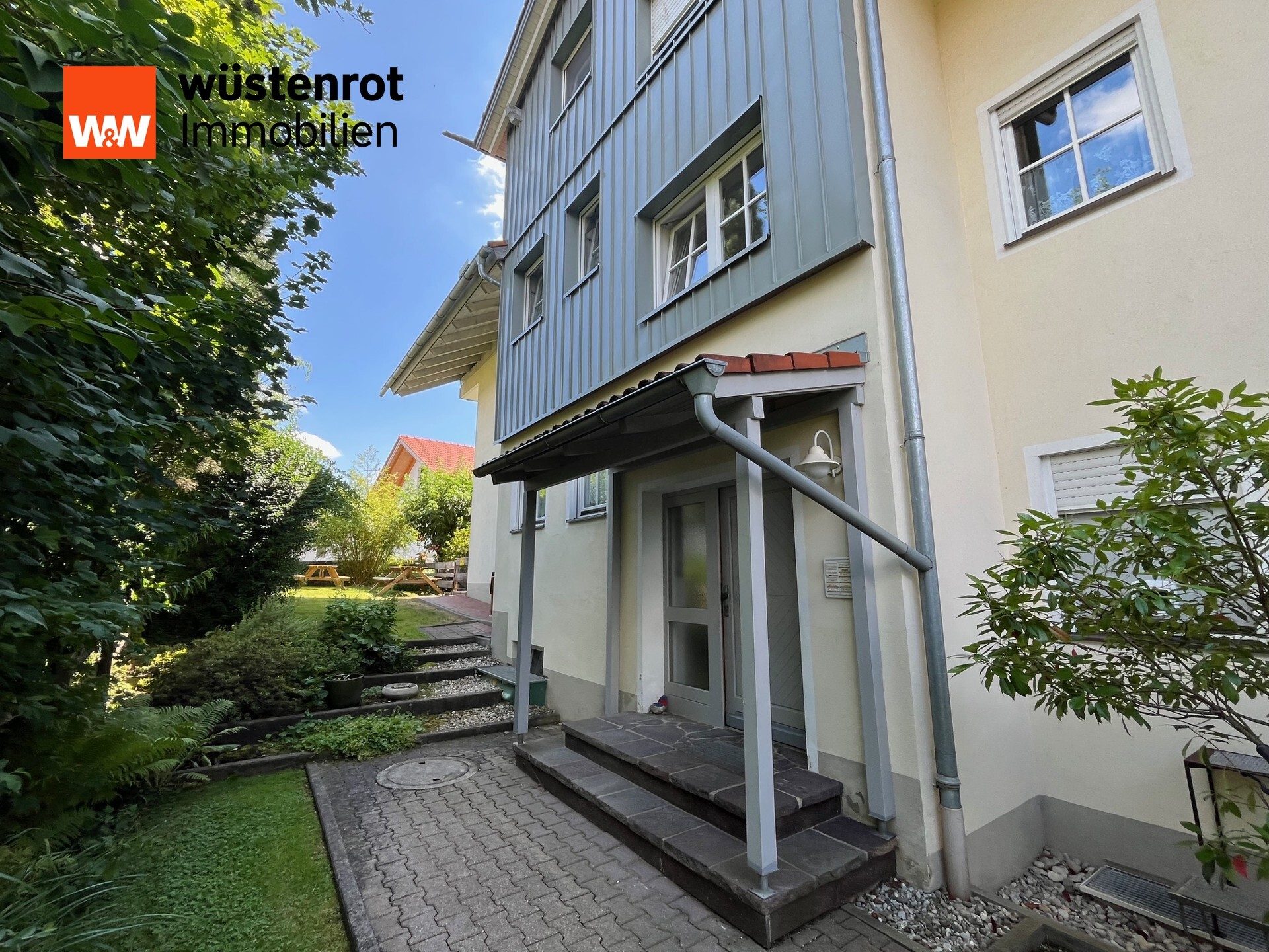 Immobilienangebot - Bruckmühl - Alle - 2-Zimmer- Etagenwohnung  mit großem Balkon in Bruckmühl zu verkaufen