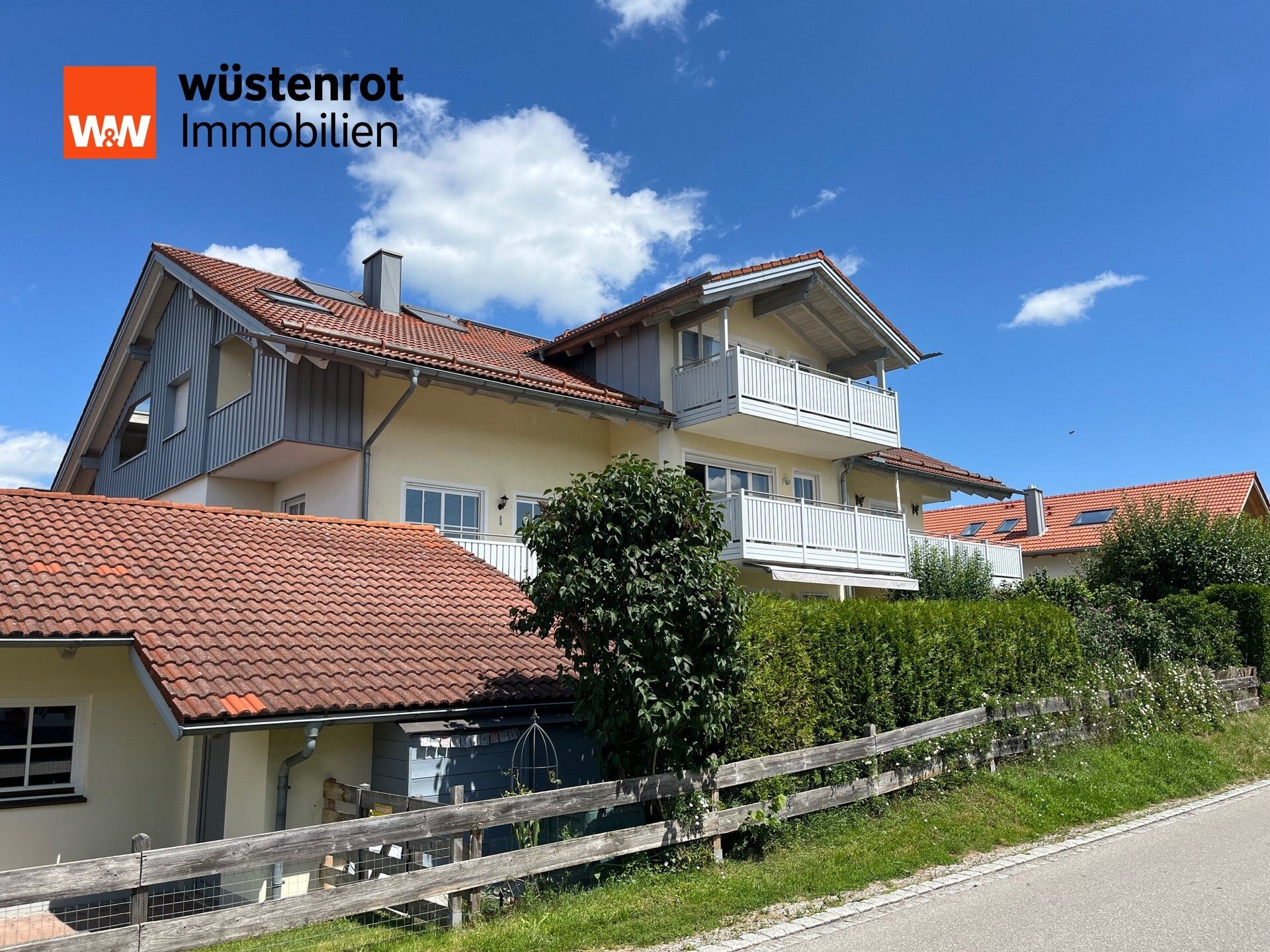 Immobilienangebot - Bruckmühl - Alle - 2-Zimmer- Etagenwohnung  mit großem Balkon in Bruckmühl zu verkaufen