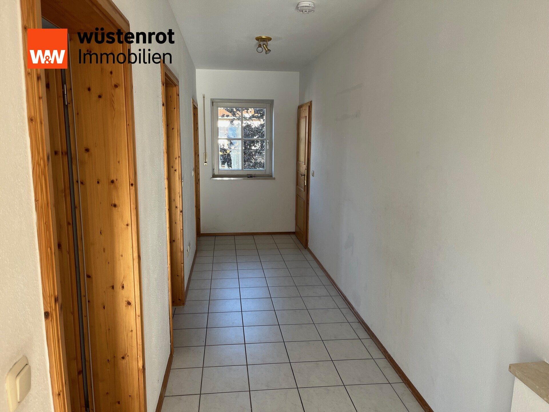Immobilienangebot - Bruckmühl - Alle - 2-Zimmer- Etagenwohnung  mit großem Balkon in Bruckmühl zu verkaufen