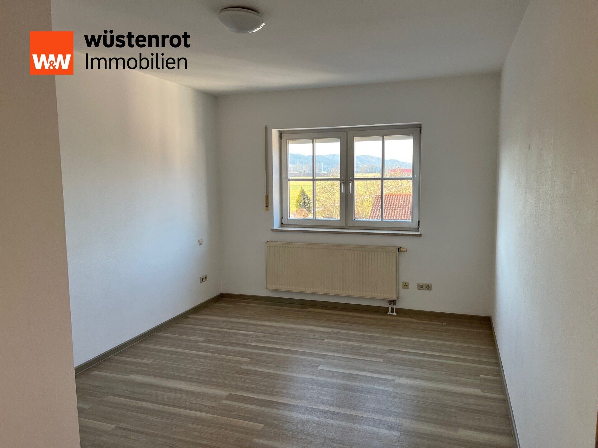 Immobilienangebot - Bruckmühl - Alle - 2-Zimmer- Etagenwohnung  mit großem Balkon in Bruckmühl zu verkaufen