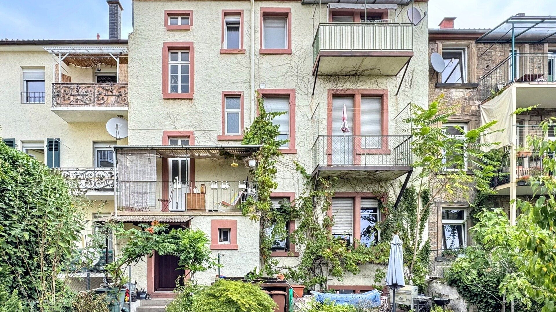 Immobilienangebot - Neustadt - Alle - Helle 4-Zimmerwohnung mit Balkon in zentraler ruhiger Wohnlage von Neustadt