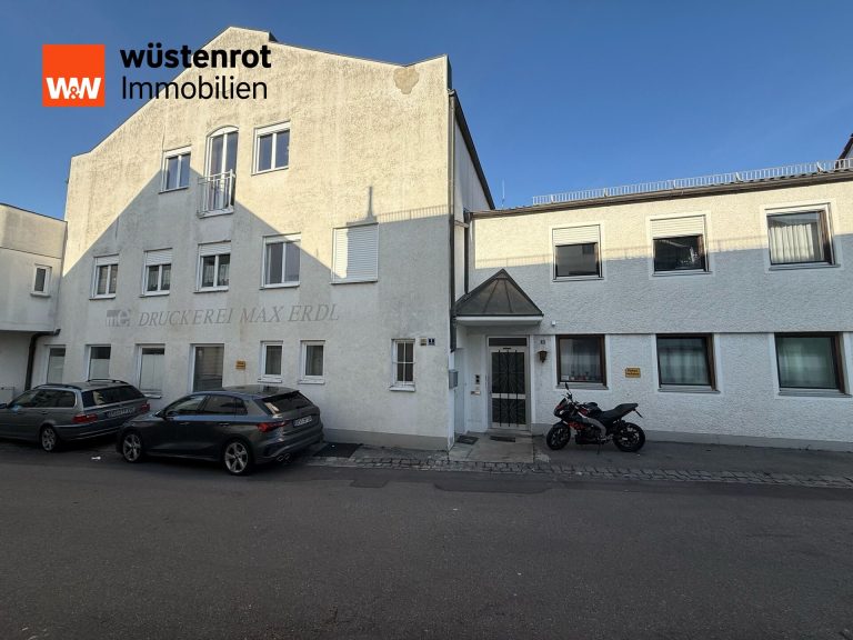 Immobilienangebot - Osterhofen - Alle - Zentrumsnahes WGH mit 2 Wohnungen + weiterer Ausbaureserve von knapp 300 qm